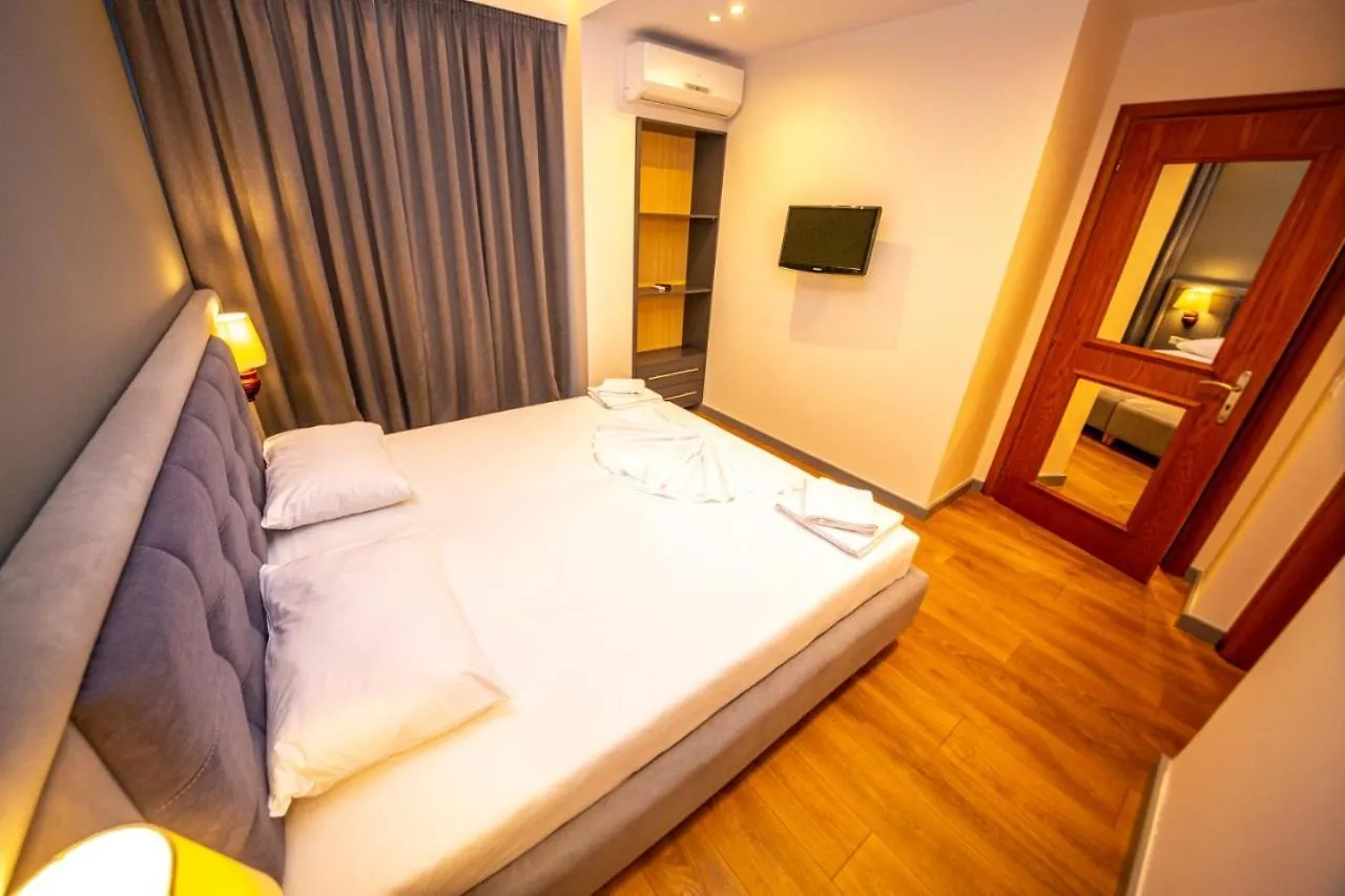 Hotel Vista Mare Ksamil 3*,