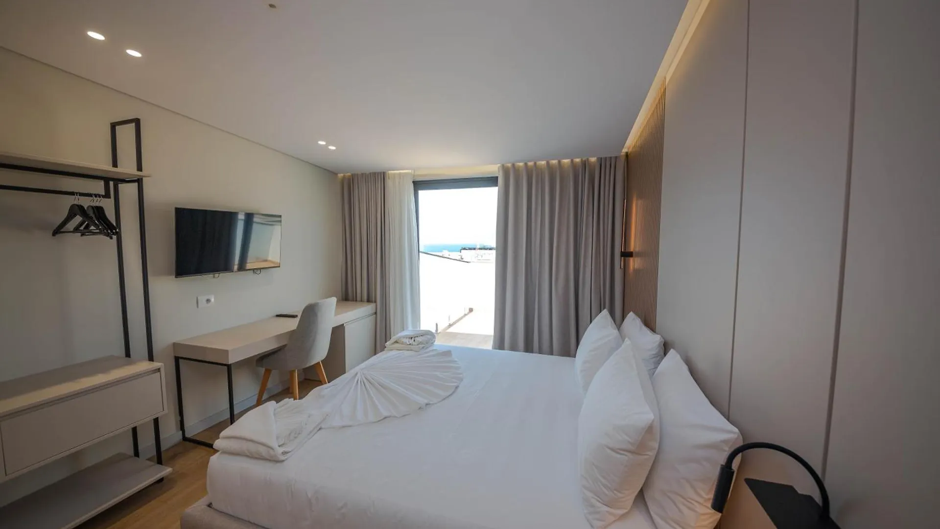 Hotel Vista Mare Ksamil 3*,  Albania